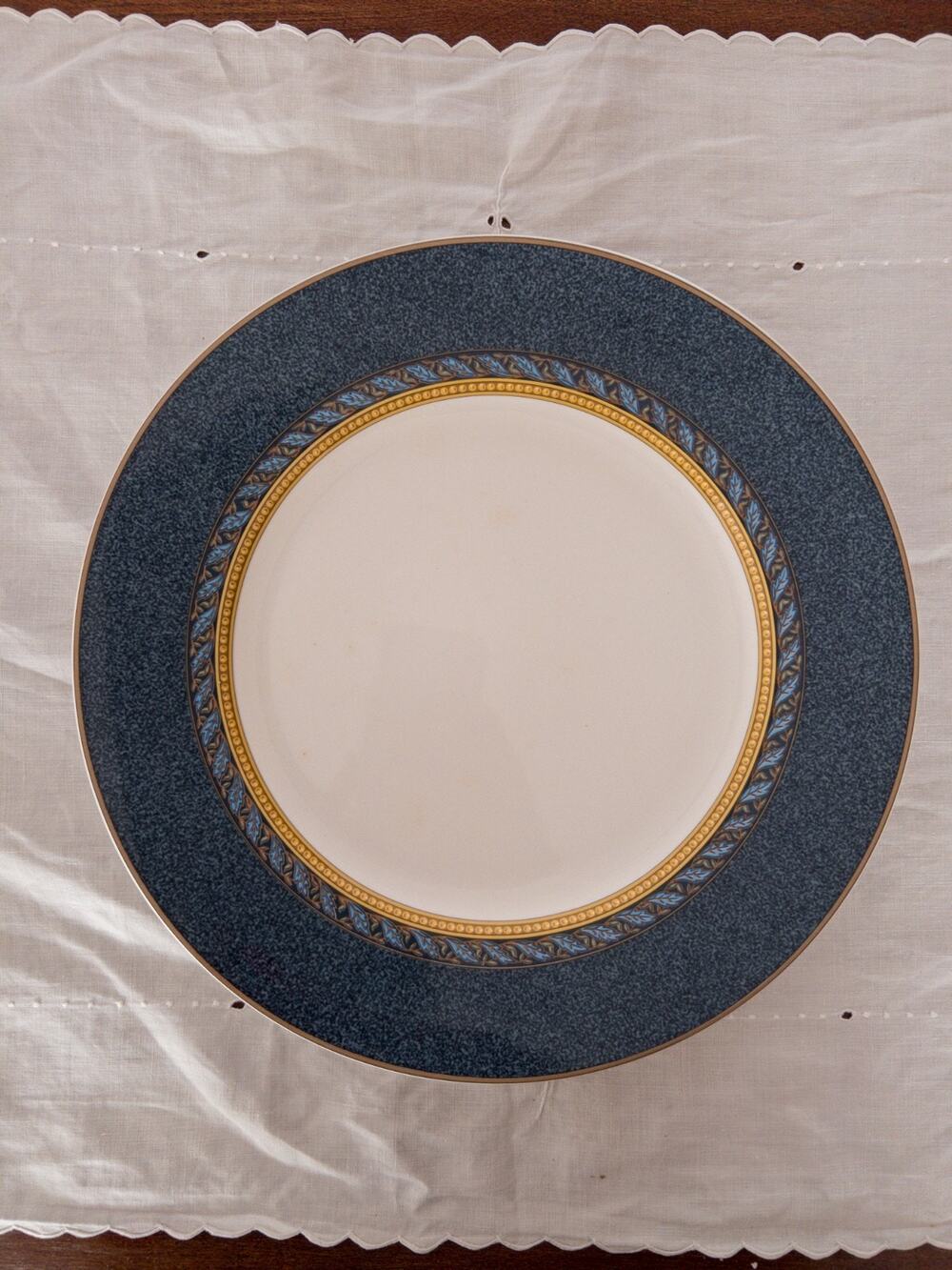 Small Plates-mikasa ultra ceram - Florentine Blue